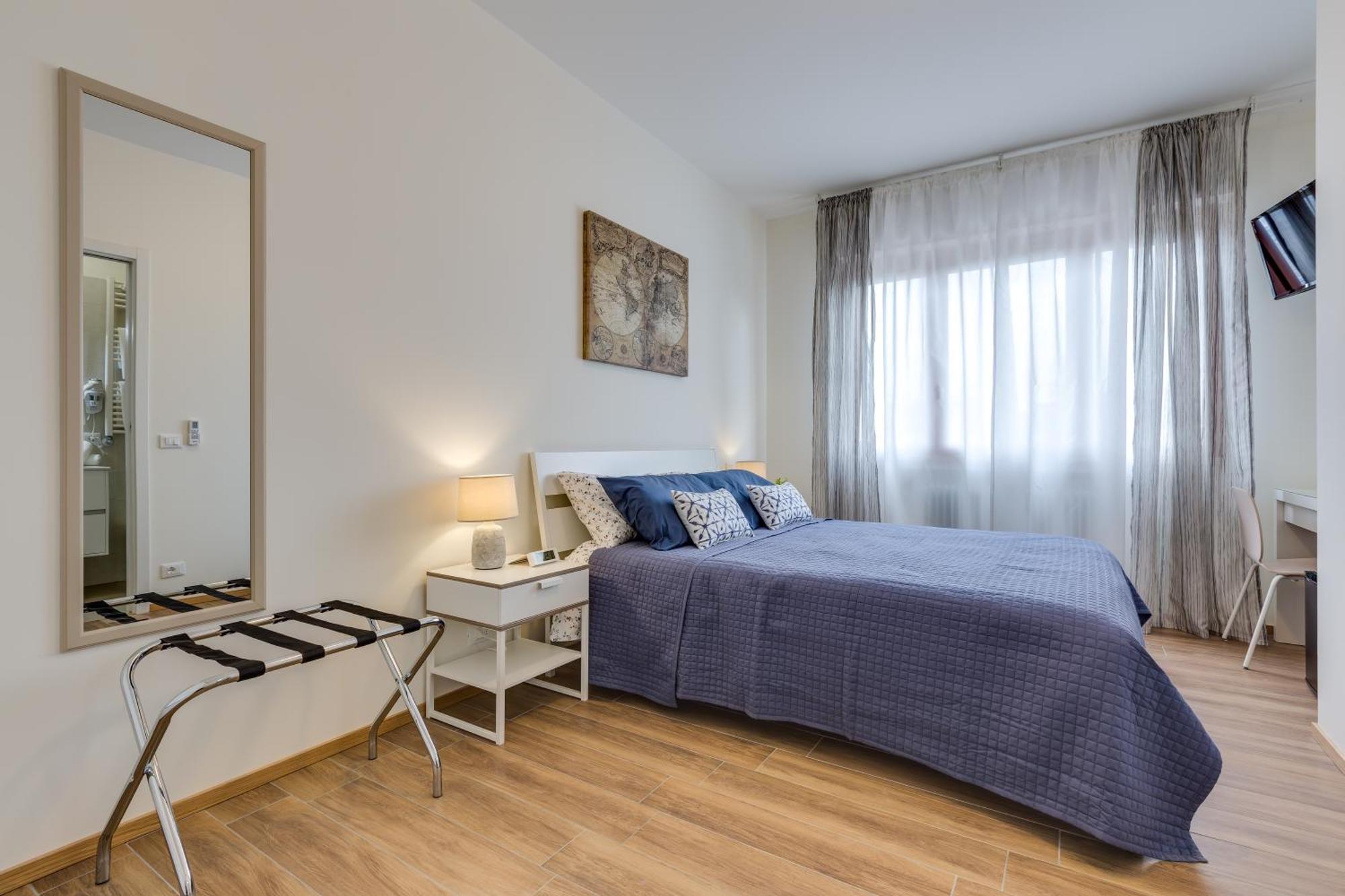 Rooms Vidar Train Station Венеція Екстер'єр фото