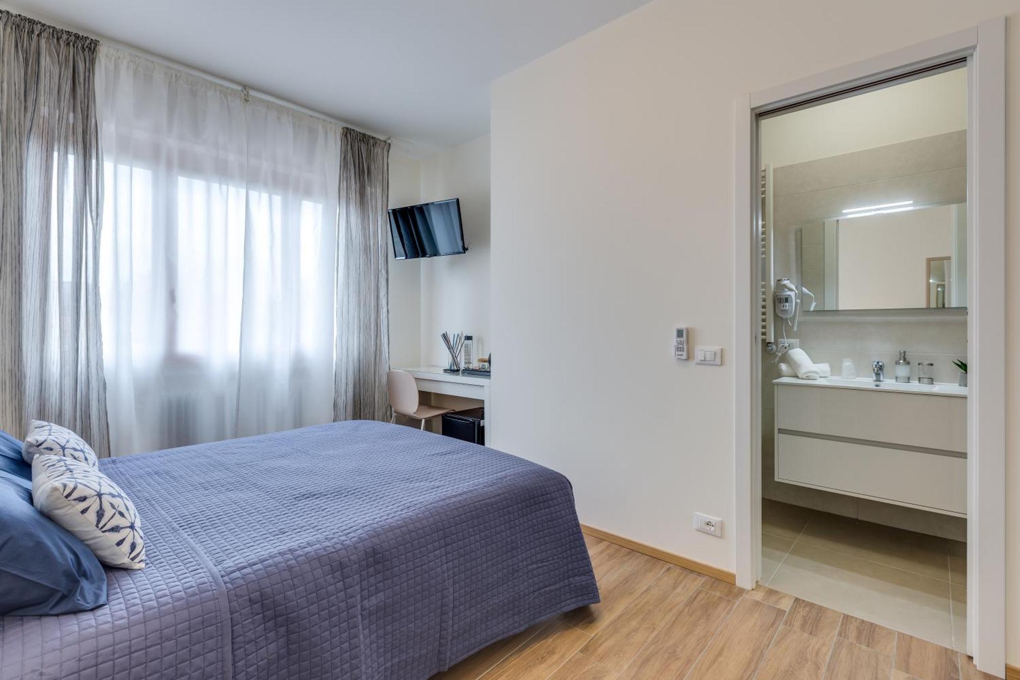 Rooms Vidar Train Station Венеція Екстер'єр фото